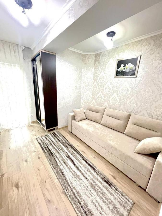 צ'יסינאו Large Apartment !!!Ciuflea Str. מראה חיצוני תמונה